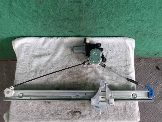 【中古】中古部品 タント L375S 右ﾌﾛﾝﾄﾄﾞｱﾚｷﾞｭﾚｰﾀ･ﾓｰﾀｰ 【3310420000-000002412113120】