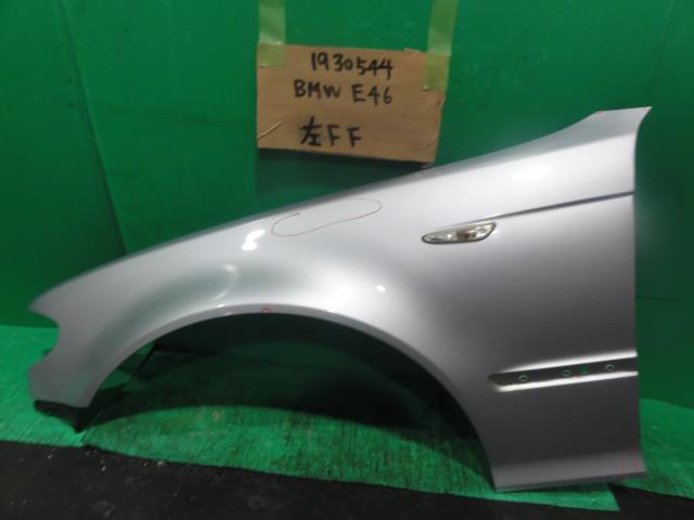 【中古】中古部品 BMW 3シリーズ AY20 左ﾌﾛﾝﾄﾌｪﾝﾀﾞｰ 【3310220100-001576227110700】