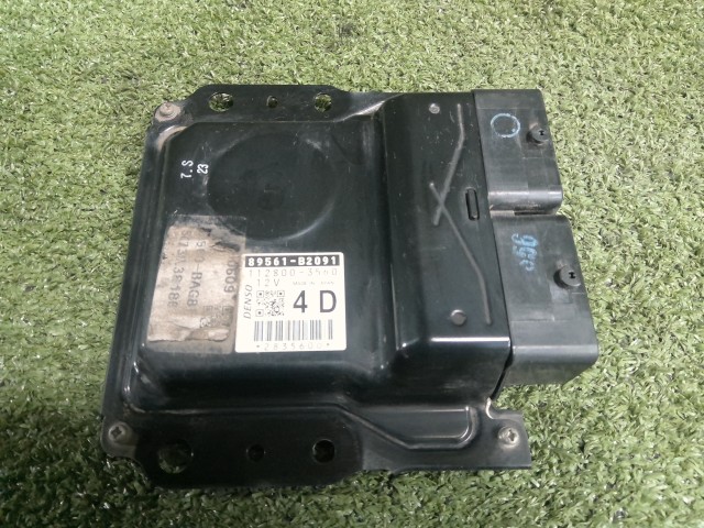 【中古】中古部品 ピクシスメガ LA700A ｴﾝｼﾞﾝｺﾝﾋﾟｭｰﾀｰ 【3260300000-260312000363100】