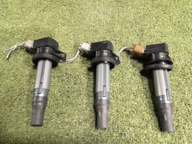 【中古】中古部品 ピクシスメガ LA700A ｲｸﾞﾆｯｼｮﾝｺｲﾙ 【3260300000-260312000367250】