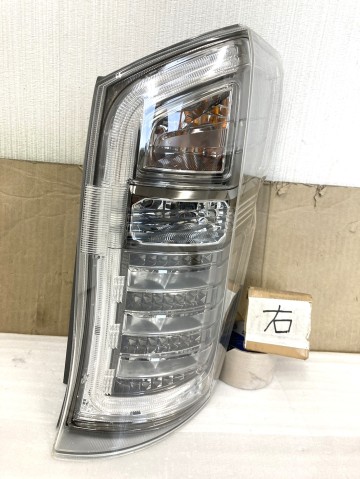 【中古】中古部品 ステップワゴン RK5 右ﾃｰﾙﾗﾝﾌﾟ 【3260430000-000080253415500】 14,861円