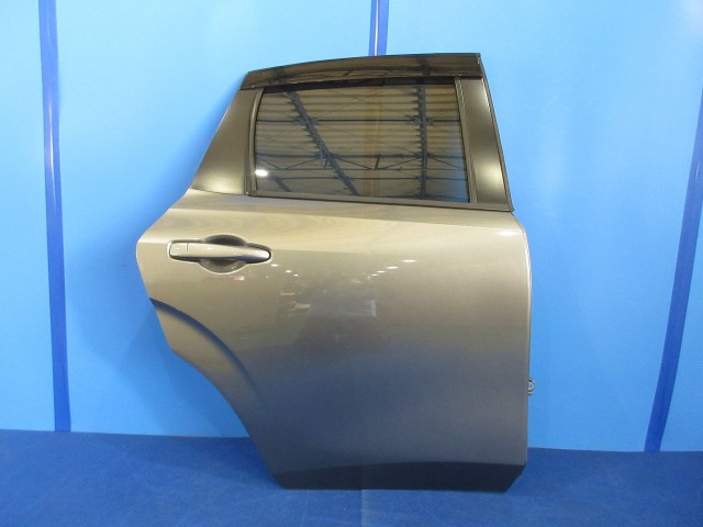 【中古】中古部品 オーラ FE13 右ﾘｱﾄﾞｱ 【3310590000-202602096513300】