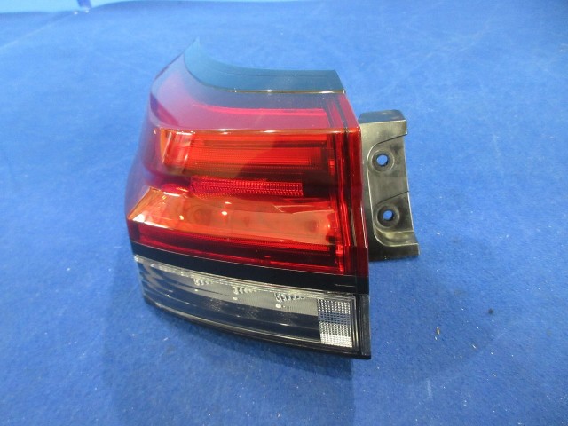 【中古】中古部品 オーラ FE13 左ﾃｰﾙﾗﾝﾌﾟ 【3310590000-202602096515600】 12,089円