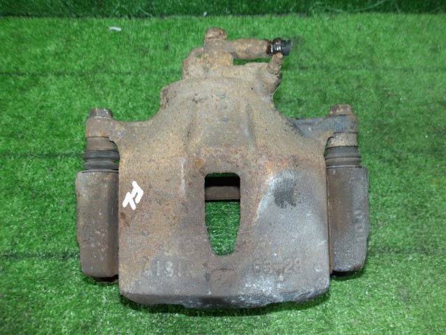 【中古】中古部品 アルファード ANH15W 左ﾌﾛﾝﾄｷｬﾘﾊﾟｰ 【3330420100-260228000144360】