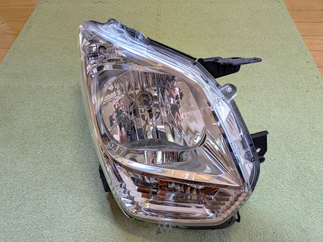 【中古】中古部品 ワゴンＲ MH34S 右ﾍｯﾄﾞﾗﾝﾌﾟ 【3330450100-251024000310800】