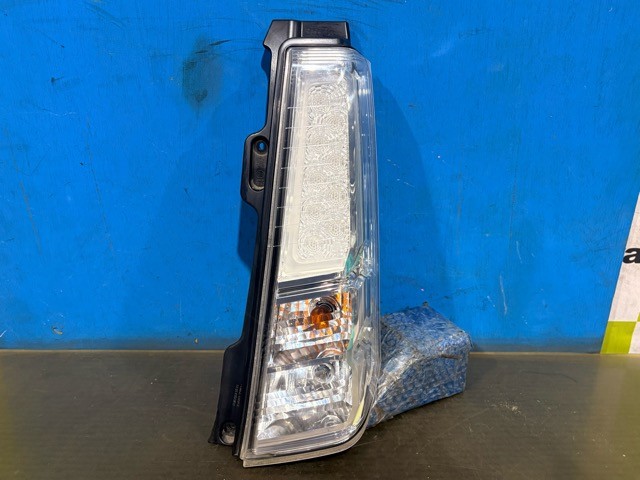 【中古】中古部品 ワゴンＲ MH34S 右ﾃｰﾙﾗﾝﾌﾟ 【3330530100-000005532915500】