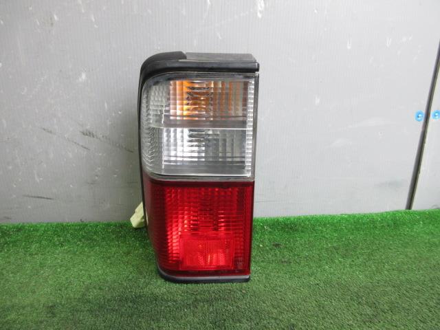 【中古】中古部品 ボンゴ SLP2V 左ﾃｰﾙﾗﾝﾌﾟ 【3330560100-260312000115600】