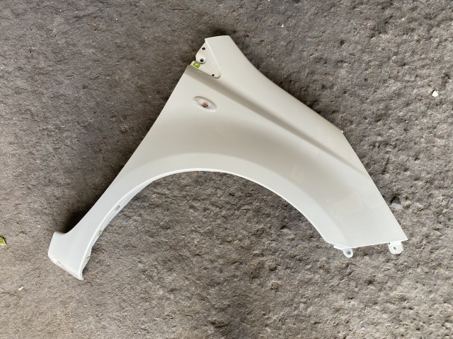 【中古】中古部品 ノート E11 右ﾌﾛﾝﾄﾌｪﾝﾀﾞｰ 【3330580100-000263002510600】
