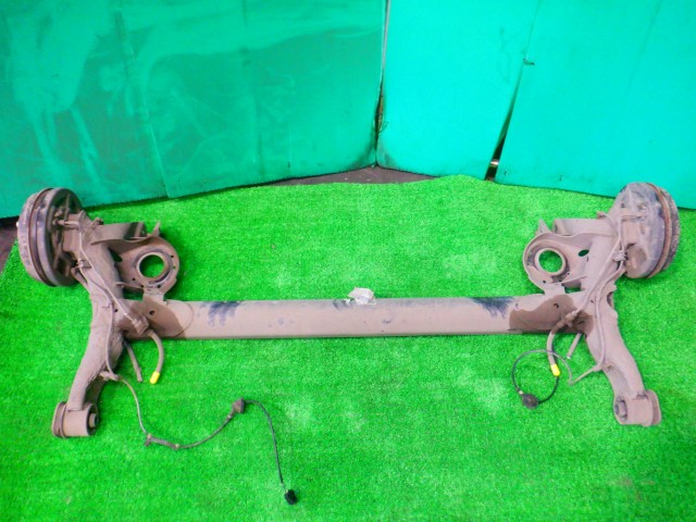 【中古】中古部品 ムーヴキャンバス LA800S リアアクスルビーム 【3340140100-000025318953500】