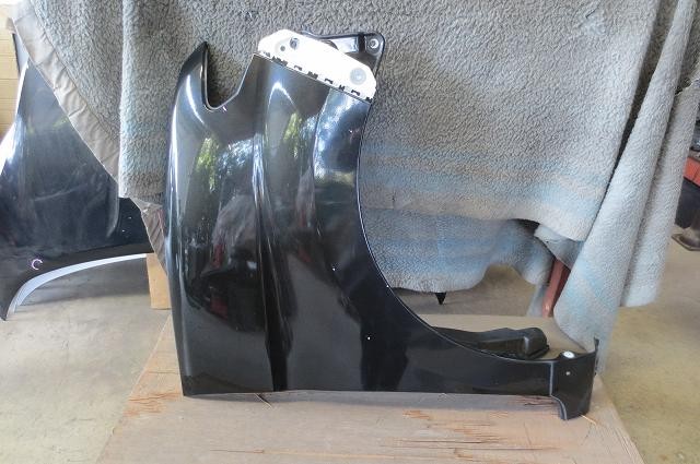 【中古】中古部品 タント L375S 右ﾌﾛﾝﾄﾌｪﾝﾀﾞｰ 【3340180100-260312000110600】