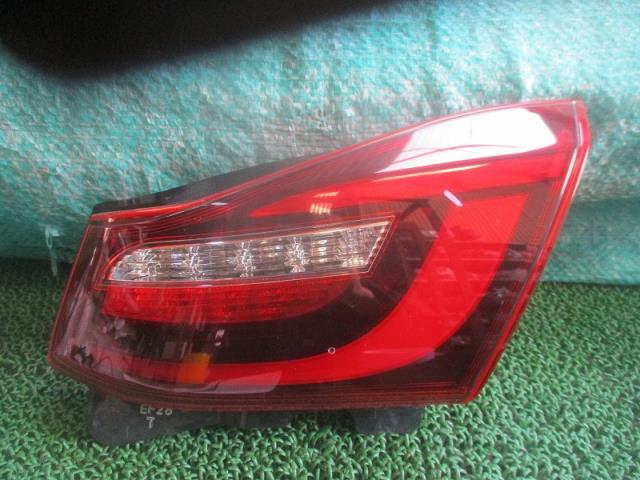 【中古】中古部品 フーガ HY51 右ﾌｨﾆｯｼｬｰﾊﾟﾈﾙ 【3500080000-251202000315210】