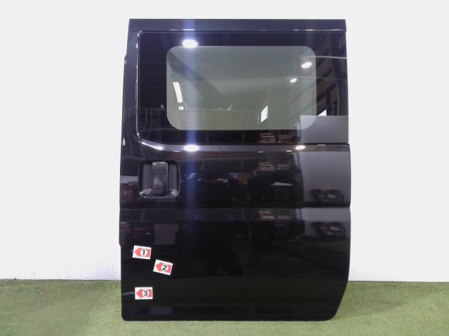 【中古】中古部品 ハイゼット S700V 左ﾘｱﾄﾞｱ 【3310090100-202603022513400】