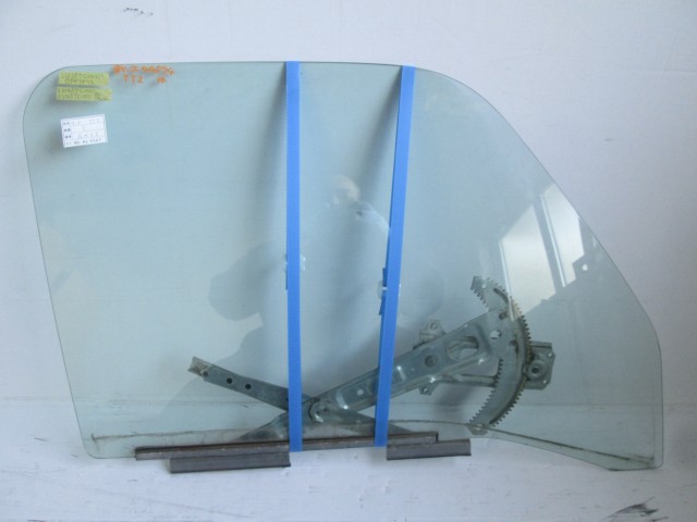 【中古】中古部品 サンバー TT2 右ﾌﾛﾝﾄﾄﾞｱｶﾞﾗｽ 【3310160100-000004457413130】