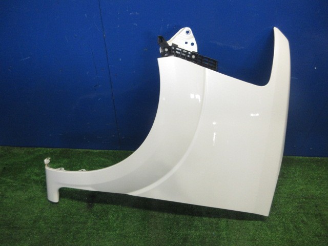 【中古】中古部品 Ｎ－ＢＯＸ JF1 左ﾌﾛﾝﾄﾌｪﾝﾀﾞｰ 【3310270100-000015256310700】