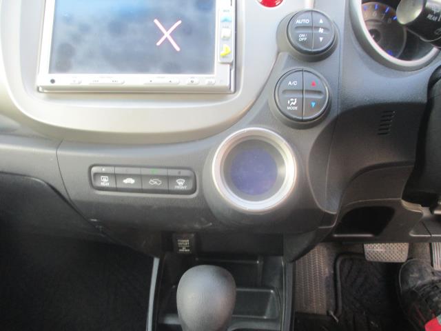 【中古】中古部品 フィット GP1 A/Cｽｲｯﾁﾊﾟﾈﾙ 【3500080000-260306000860900】