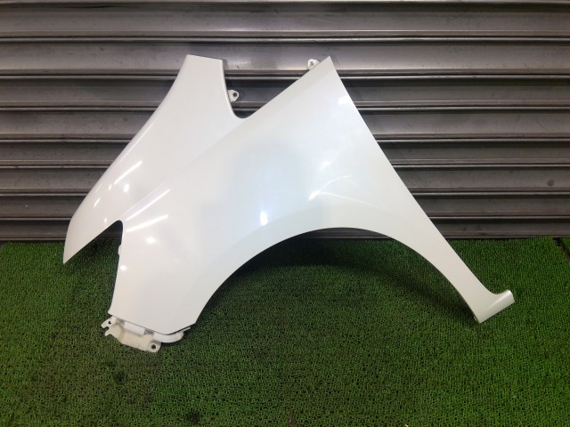 【中古】中古部品 セレナ C25 左ﾌﾛﾝﾄﾌｪﾝﾀﾞｰ 【3330540100-260217000210700】