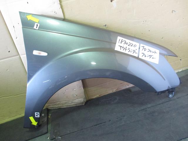 【中古】中古部品 アウトランダー CW5W 右ﾌﾛﾝﾄﾌｪﾝﾀﾞｰ 【3310220100-001442016110600】