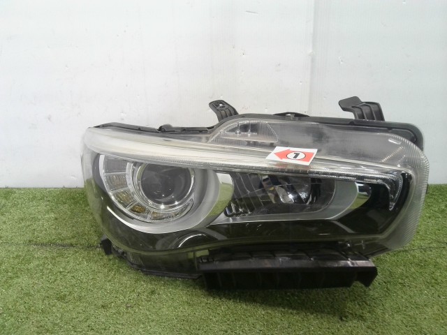 【中古】中古部品 スカイライン HV37 右ﾍｯﾄﾞﾗﾝﾌﾟ 【3310090100-202603043410800】｜e-cleマート