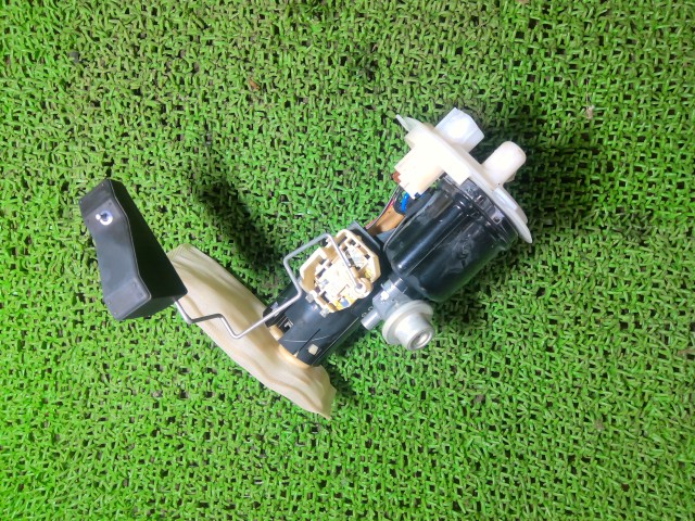 【中古】中古部品 アクティ HH5 ﾌｭｰｴﾙﾎﾟﾝﾌﾟ 【3330540100-260207000620600】