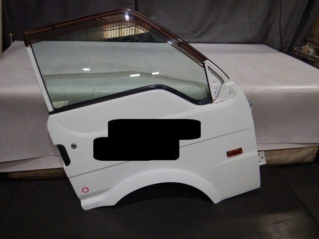 【中古】中古部品 ボンゴ SLP2V 右ﾌﾛﾝﾄﾄﾞｱ 【3330810100-260313000113100】