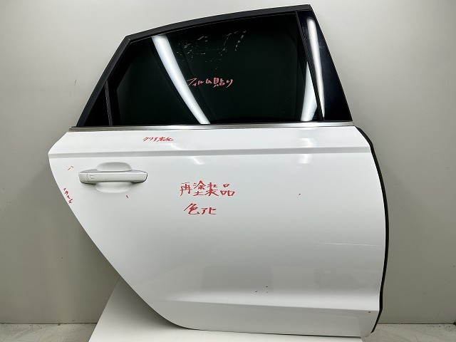 【中古】中古部品 アウディ A6 4GCHVS 右ﾘｱﾄﾞｱ 【3310070100-000203017513300】