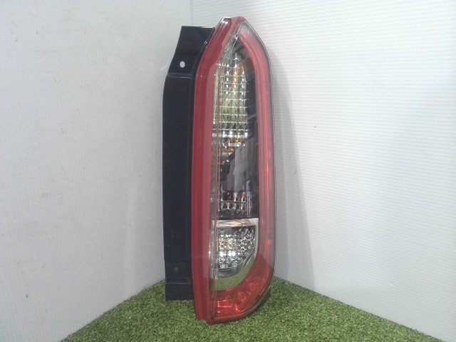 【中古】中古部品 ルークス B44A 右ﾃｰﾙﾗﾝﾌﾟ 【3310090100-202512030915500】