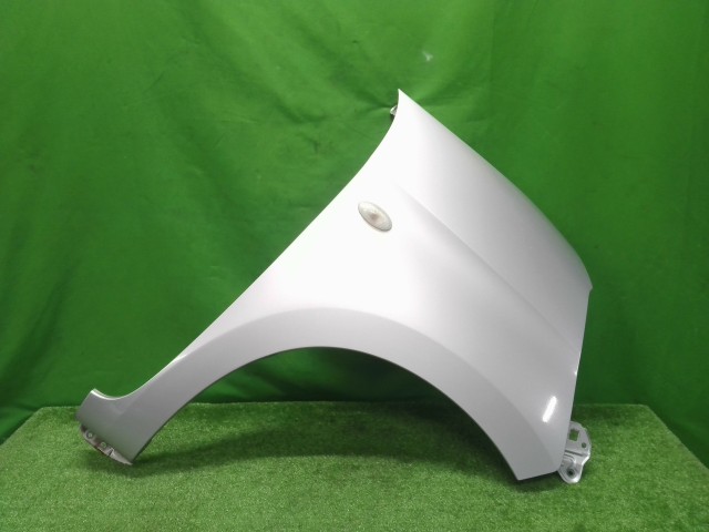 【中古】中古部品 スペーシア MK42S 右ﾌﾛﾝﾄﾌｪﾝﾀﾞｰ 【3310200100-000022673910600】
