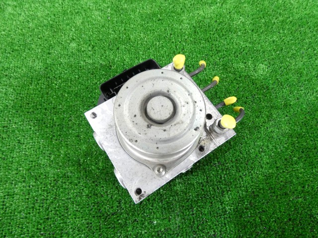 【中古】中古部品 NV100クリッパー DR17V ABSｱｸﾁｭｴｰﾀｰ 【3260250000-000026025442500】