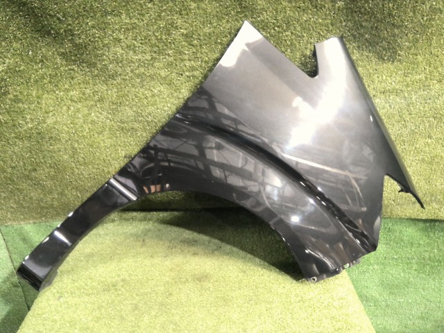 【中古】中古部品 アルファード MNH10W 右ﾌﾛﾝﾄﾌｪﾝﾀﾞｰ 【3260300000-260318000510600】