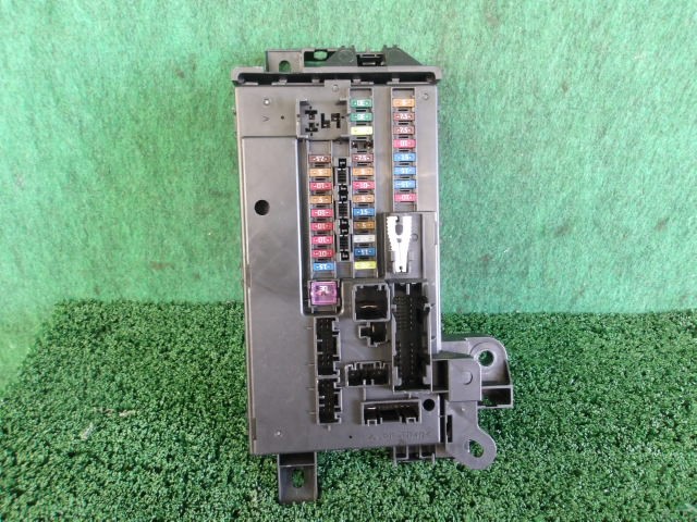 【中古】中古部品 タント LA600S ﾋｭｰｽﾞﾎﾞｯｸｽ 【3310420000-000002413867800】