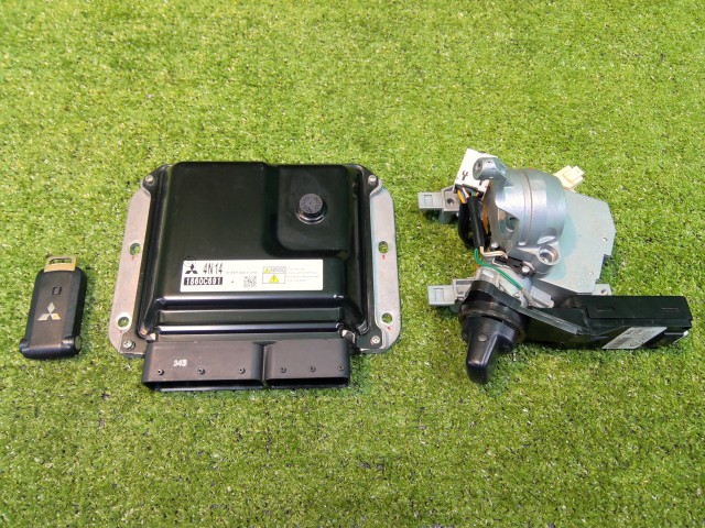 【中古】中古部品 デリカＤ5 CV1W ｴﾝｼﾞﾝｺﾝﾋﾟｭｰﾀｰ 【3330200100-242552000063100】｜e-cleマート 19,866円