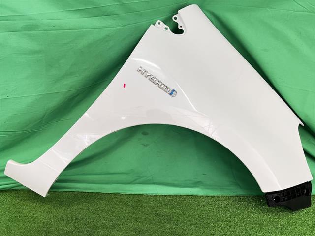 【中古】中古部品 アクア NHP10 右ﾌﾛﾝﾄﾌｪﾝﾀﾞｰ 【3330240100-002026528910600】