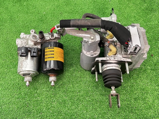 【中古】中古部品 プリウス ZVW30 ABSｱｸﾁｭｴｰﾀｰ 【3330240100-002026530142500】