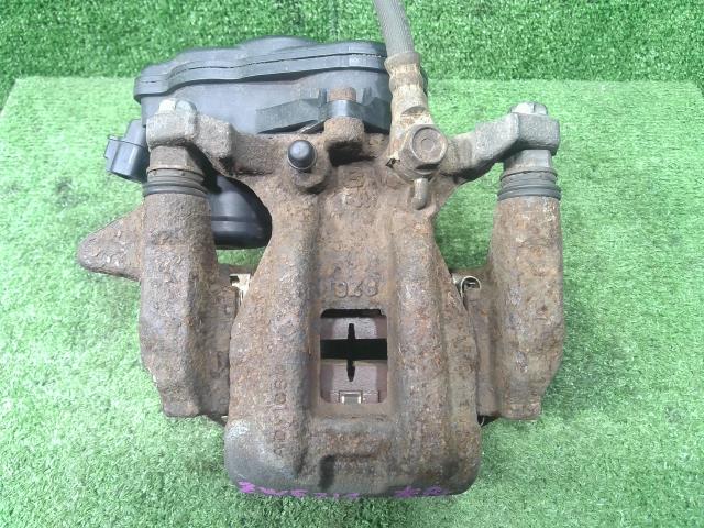 【中古】中古部品 カローラツーリング ZWE214W 左ﾘｱｷｬﾘﾊﾟｰ 【3330900100-000025159844460】