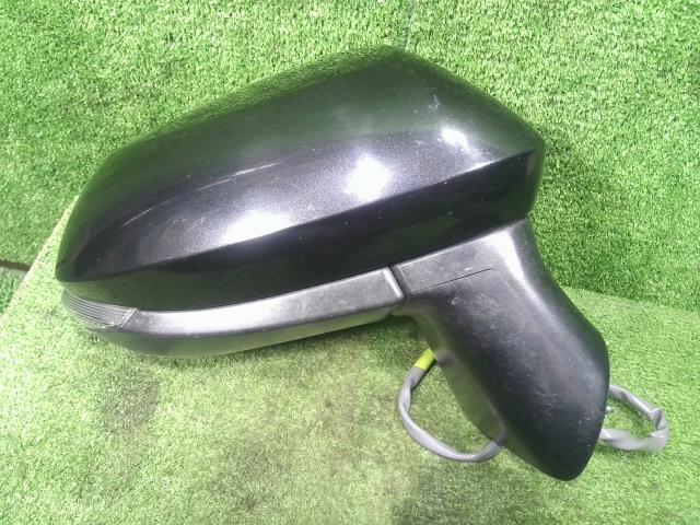 【中古】中古部品 カローラツーリング ZWE214W 右ｻｲﾄﾞﾐﾗｰ 【3330900100-000025159813500】