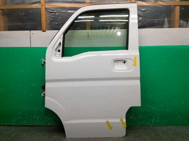【中古】中古部品 NV100クリッパー DR17V 左ﾌﾛﾝﾄﾄﾞｱ 【3260310000-260318000113200】