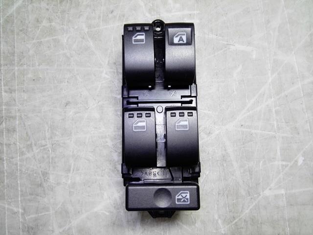 【中古】中古部品 タント LA600S ﾊﾟﾜｰｳｲﾝﾄﾞｳｽｲｯﾁ 【3310050100-260113000161900】
