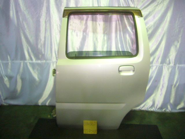 【中古】中古部品 ワゴンRソリオ MA34S 左リアドア 【3310220100-001001175313400】