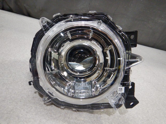 【中古】中古部品 ジムニー JC74W 右ヘッドランプ 【3330810100-260319000310800】