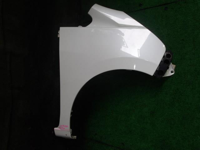 【中古】中古部品 ムーヴ LA100S 右ﾌﾛﾝﾄﾌｪﾝﾀﾞｰ 【3340220100-000227013110600】