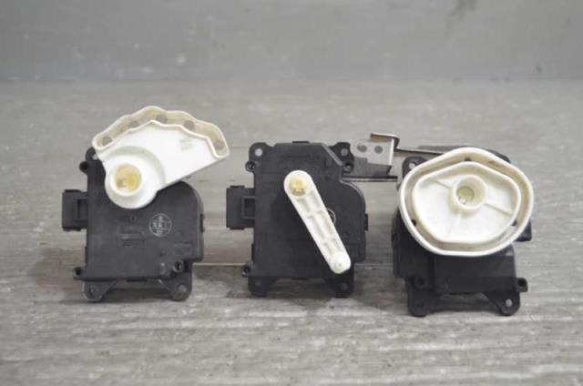 【中古】中古部品 モコ MG22S その他 A/Cﾋｰﾀｰ系 【3310580000-260320000569300】