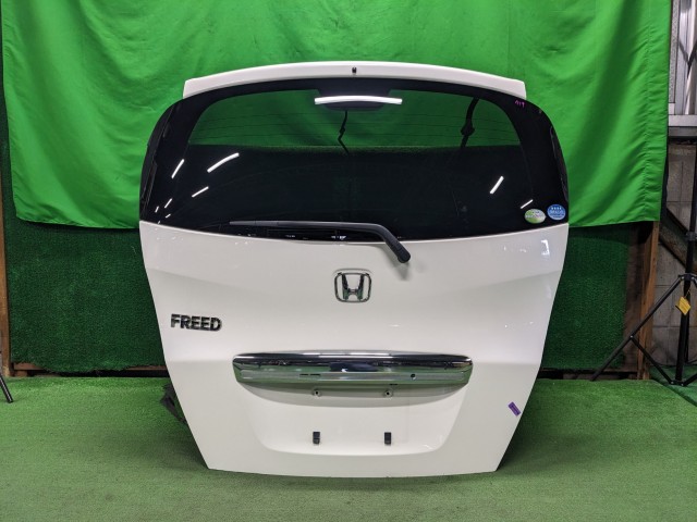【中古】中古部品 フリード GB3 ﾊﾞｯｸﾄﾞｱ 【3310200100-000022671915800】｜e-cleマート