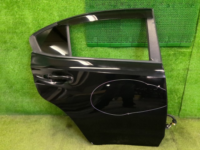 【中古】中古部品 ＷＲＸ VAG 右ﾘｱﾄﾞｱ 【3310540000-000026072013300】