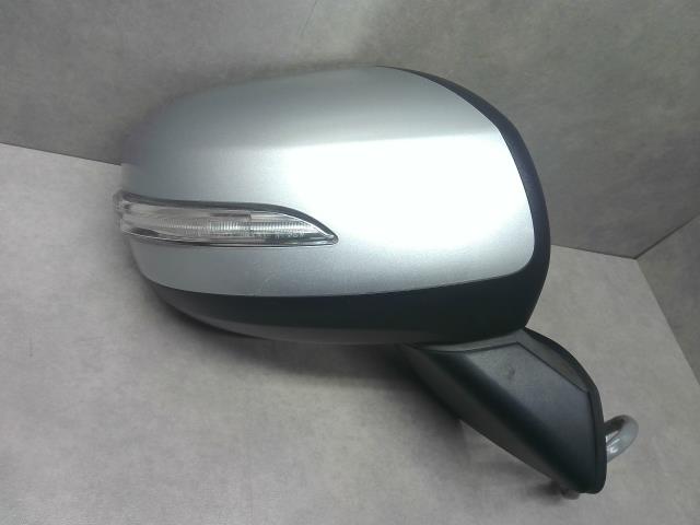 【中古】中古部品 ムーヴ LA100S 右ｻｲﾄﾞﾐﾗｰ 【3310550000-260224001413500】