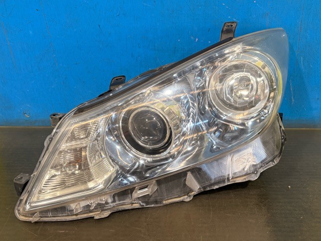 【中古】中古部品 ＳＡＩ AZK10 左ﾍｯﾄﾞﾗﾝﾌﾟ 【3330530100-000005535110900】