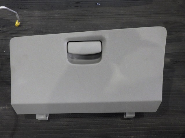 【中古】中古部品 ミライース LA300S ｸﾞﾛｰﾌﾞBOX 【3331010800-000024131370210】