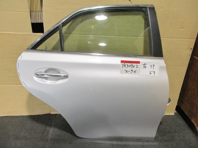【中古】中古部品 マークX GRX130 右リアドア 【3310220100-001529905913300】|e-cleマート