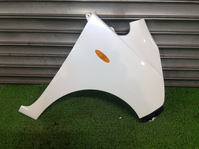 【中古】中古部品 ムーヴ LA100S 右フロントフェンダー 【3330540100-251223000210600】
