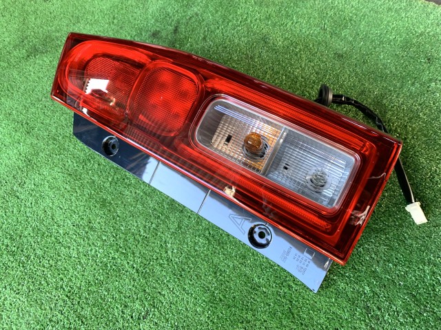 【中古】中古部品 タント LA660S 右ﾃｰﾙﾗﾝﾌﾟ 【3330450100-260323000115500】 6,186円