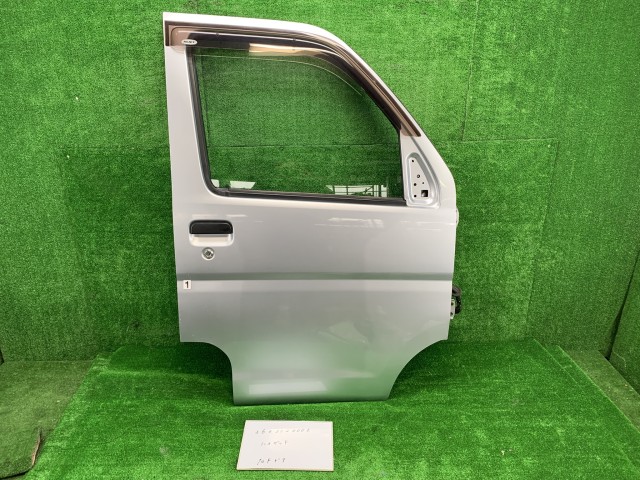 【中古】中古部品 ハイゼット S321V 右ﾌﾛﾝﾄﾄﾞｱ 【3330991000-260312000213100】